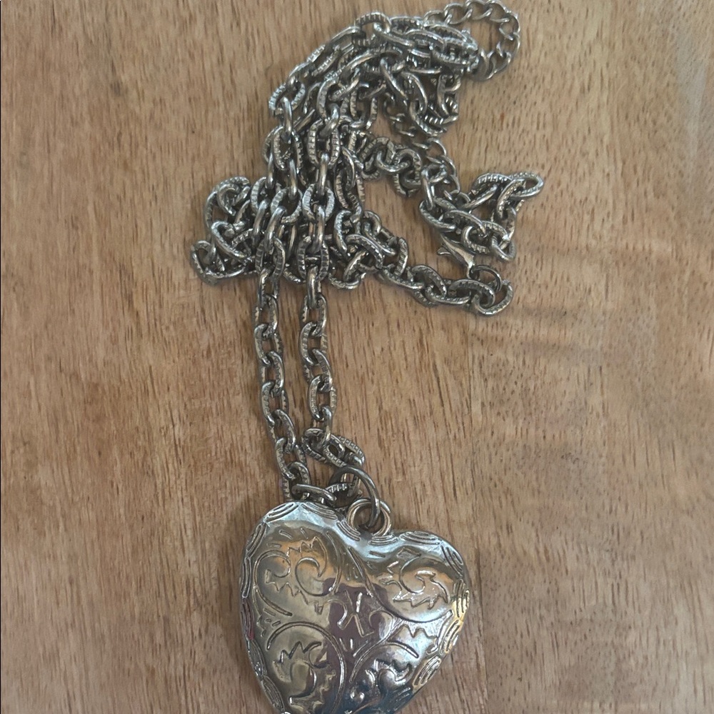 Silver Heart Pendant Necklace 14” chain with extension